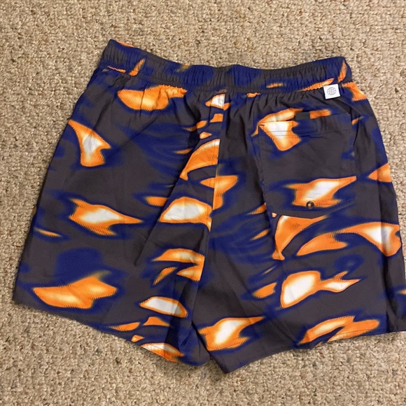 Adidas SOULEAF graphic swim shorts - Picture 4 of 6